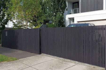 8 Desain Pagar Besi Hollow Minimalis, Bikin Rumah Tambah Mewah!