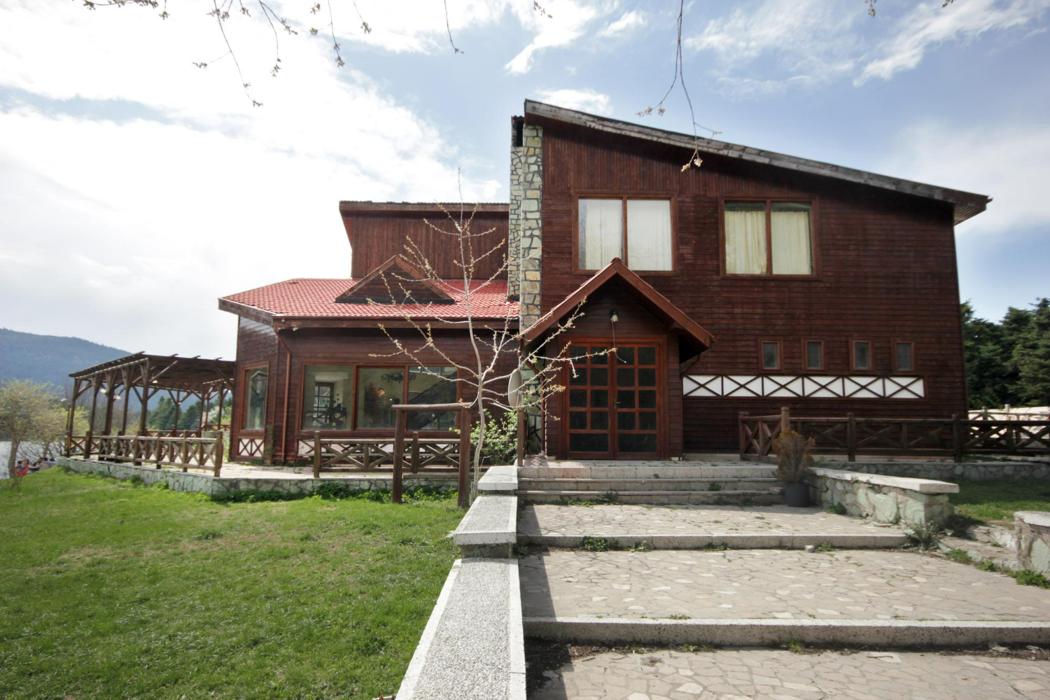 6 Ide Desain Rumah Industrial Minimalis yang Favorit!