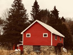 Rumah Pondasi Batu Kali: Pahami Kelebihan dan Kekurangannya