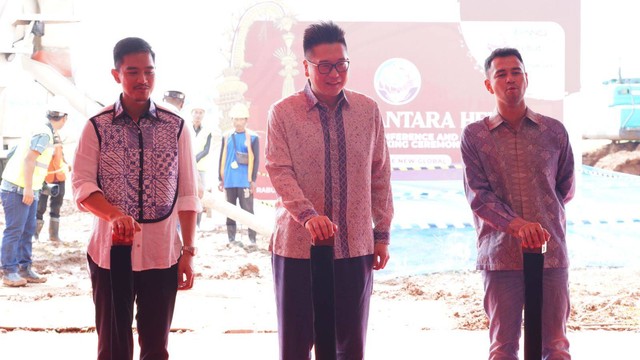 Raffi Ahmad dan Kaesang Pangarep Berkolaborasi dalam Membangun Proyek Kuliner dan UMKM terbesar di BSD City Raffi Ahmad dan Kaesang Pangarep Berkolaborasi dalam Membangun Proyek Kuliner dan UMKM terbesar di BSD City