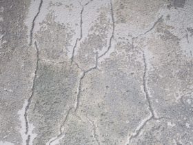 Tembok Rumah Retak? Simak 7 Penyebab Tembok Retak dan Solusi Mengatasinya