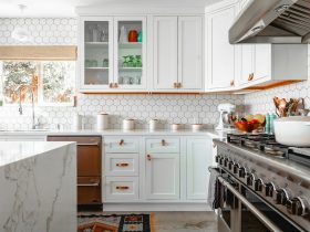 10 Bahan Pembuatan Kitchen Set yang Perlu Diketahui
