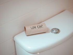 Cara Mengatasi WC Jongkok Mampet Menggunakan Bahan di Rumah