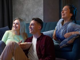 25 Rekomendasi Film Komedi Terbaik yang Wajib Ditonton