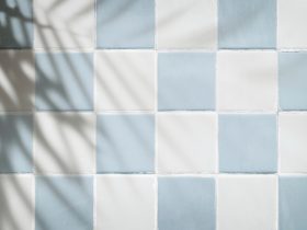 Panduan Memilih Ukuran Keramik Kamar Mandi yang Tepat untuk Lantai dan Dinding