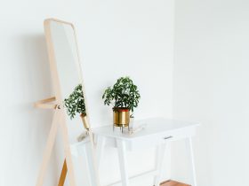 Pentingnya Posisi Cermin di Ruang Tamu Sempit yang Tepat