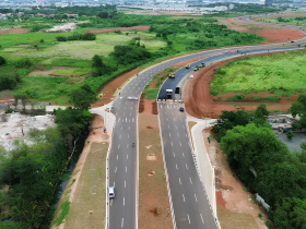Tiga Raksasa Properti Resmikan Jalan Penghubung BSD City-Gading Serpong Tiga Raksasa Properti Resmikan Jalan Penghubung BSD City-Gading Serpong