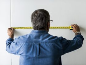 Kusen Aluminium vs Kayu: Mana yang Lebih Awet & Hemat Biaya di 2026?