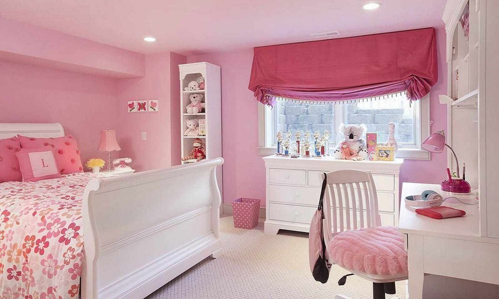 Kamar Minimalis Serba Pink