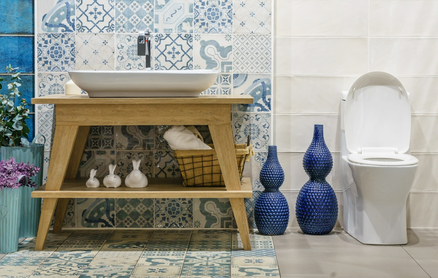 8 Inspirasi Keramik Dinding Kamar Mandi yang Cozy dan Nyaman