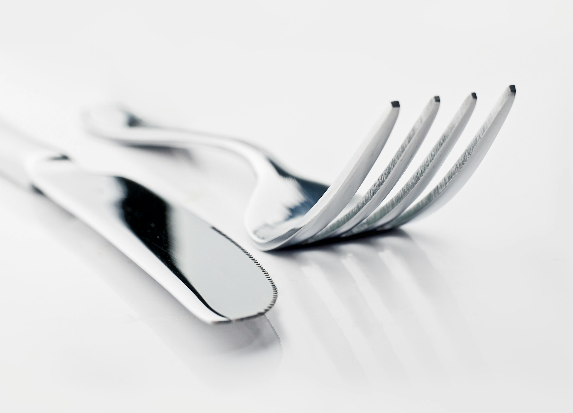 8 Cara Merawat Peralatan Makan Berbahan Stainless Steel