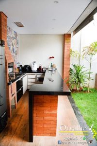 Dapur Terbuka dengan Konsep Semi Outdoor 