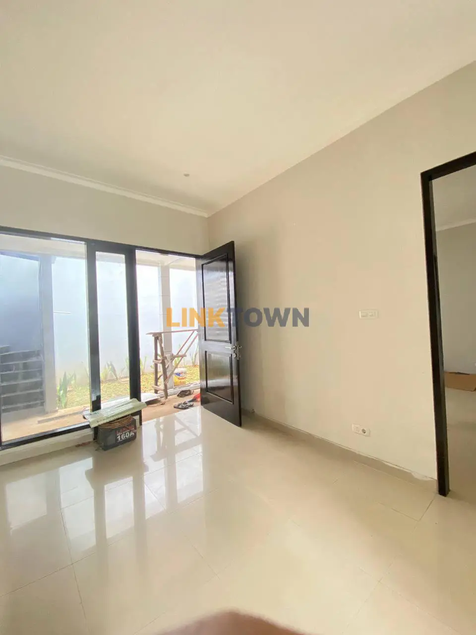 Dijual Rumah Cantik Modern Full Renov posisi Hook di Kota Wisata Cibubur