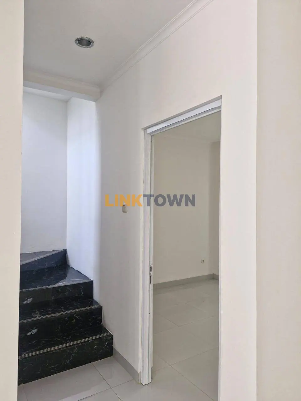 Dijual Rumah Sudah Renov di Kota Wisata Cibubur