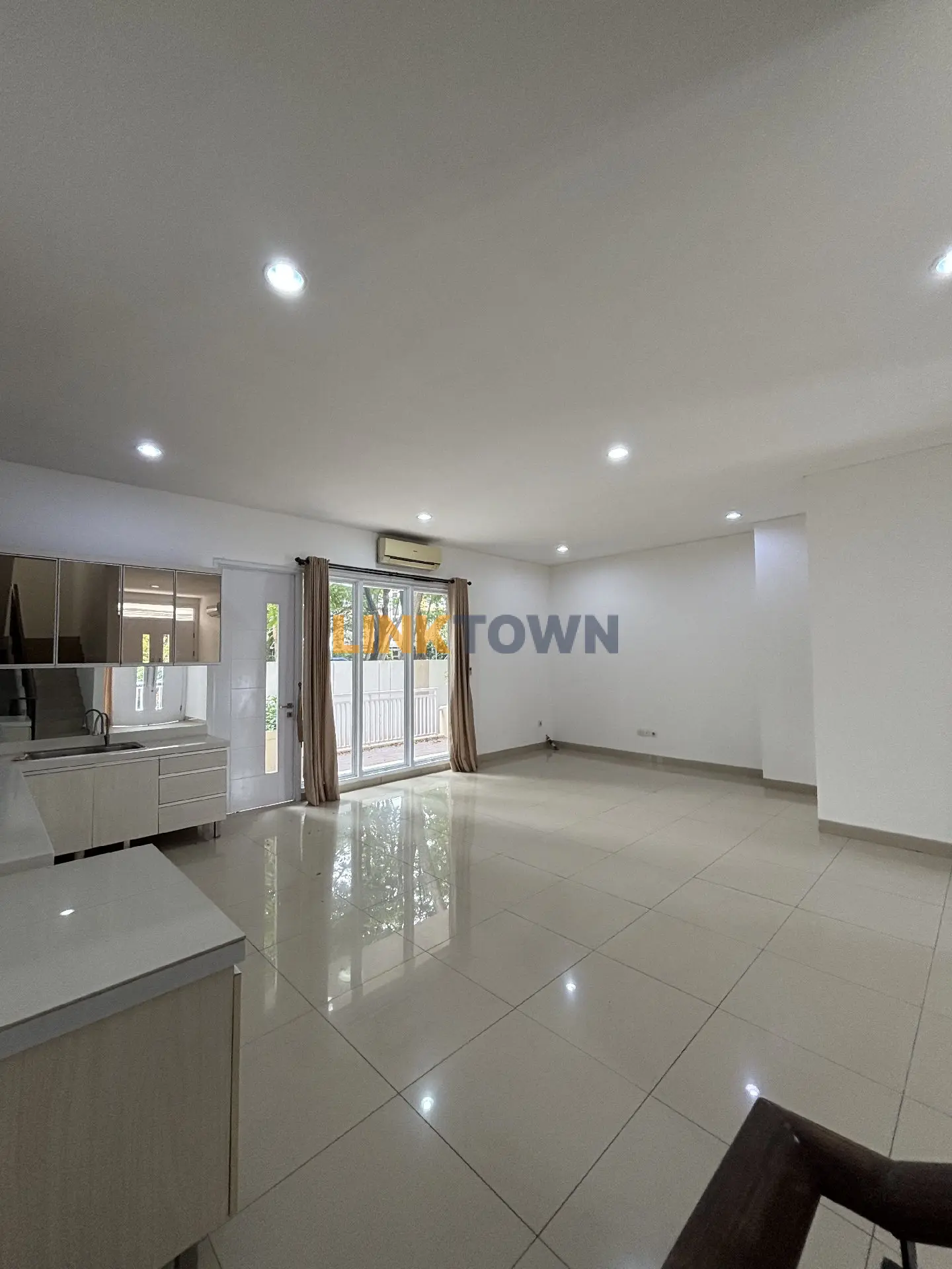 Best Deal!!! Sewa Cepat Rumah Esklusif 4 Lantai di Kelapa Gading