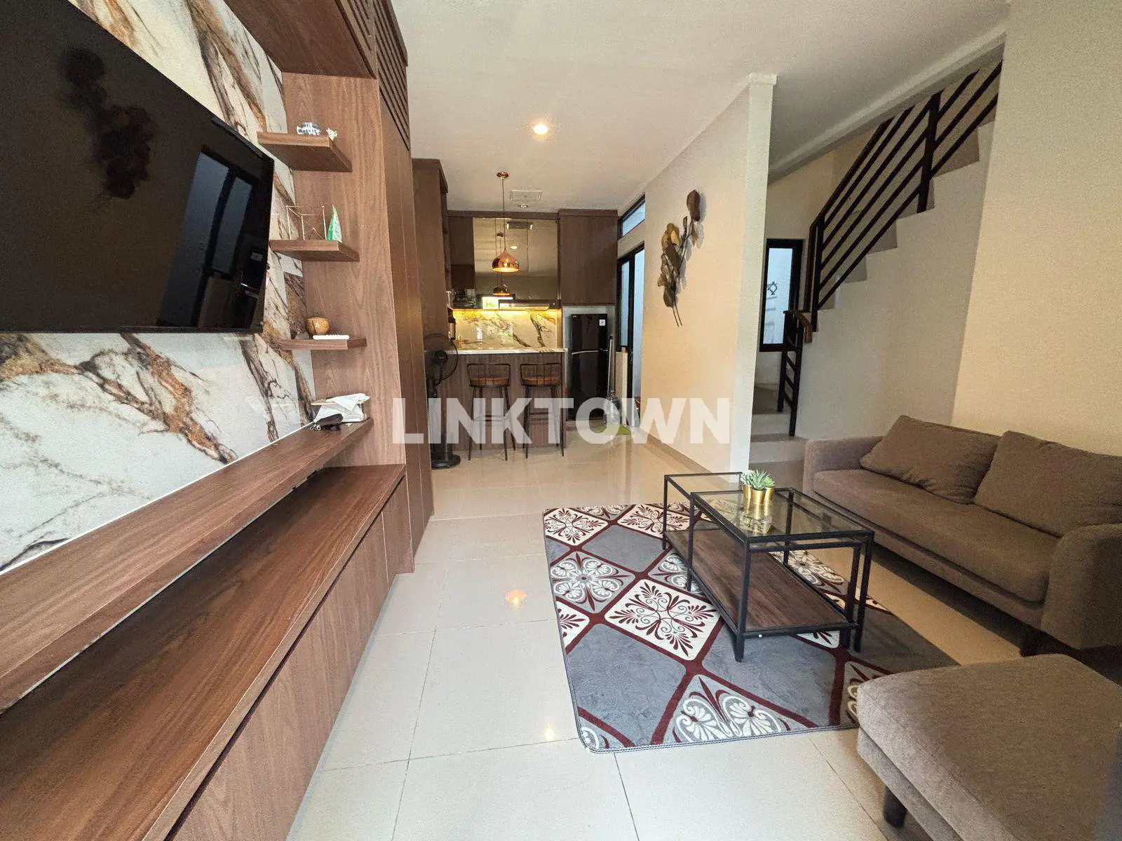 Sewa Cepat Rumah Furnish Siap Huni di Summarecon Crown Gading