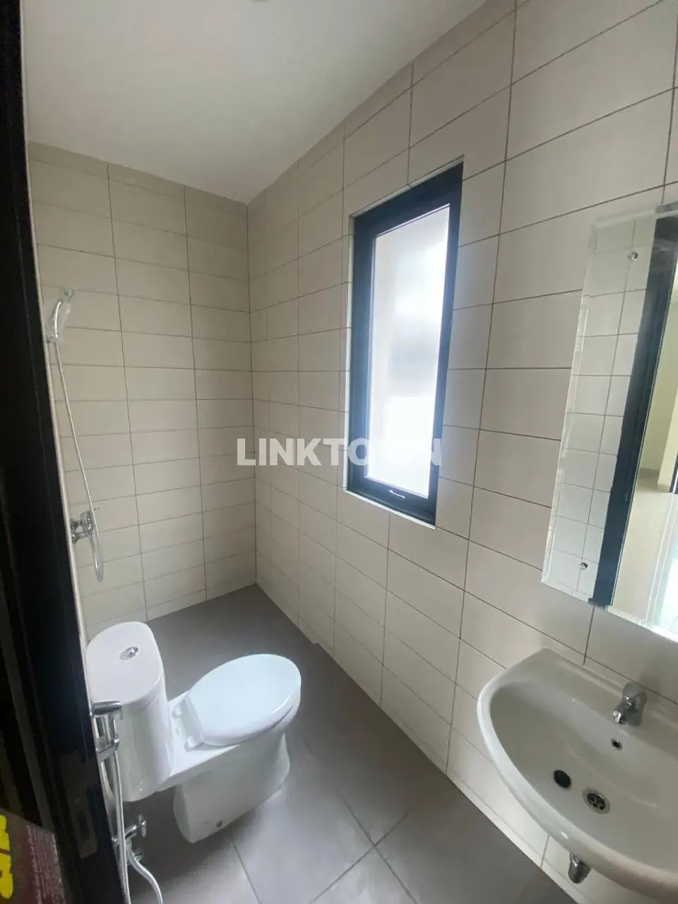 Jual Cepat Rumah Siap Huni Luas 91m² di Viola Summarecon Crown Gading