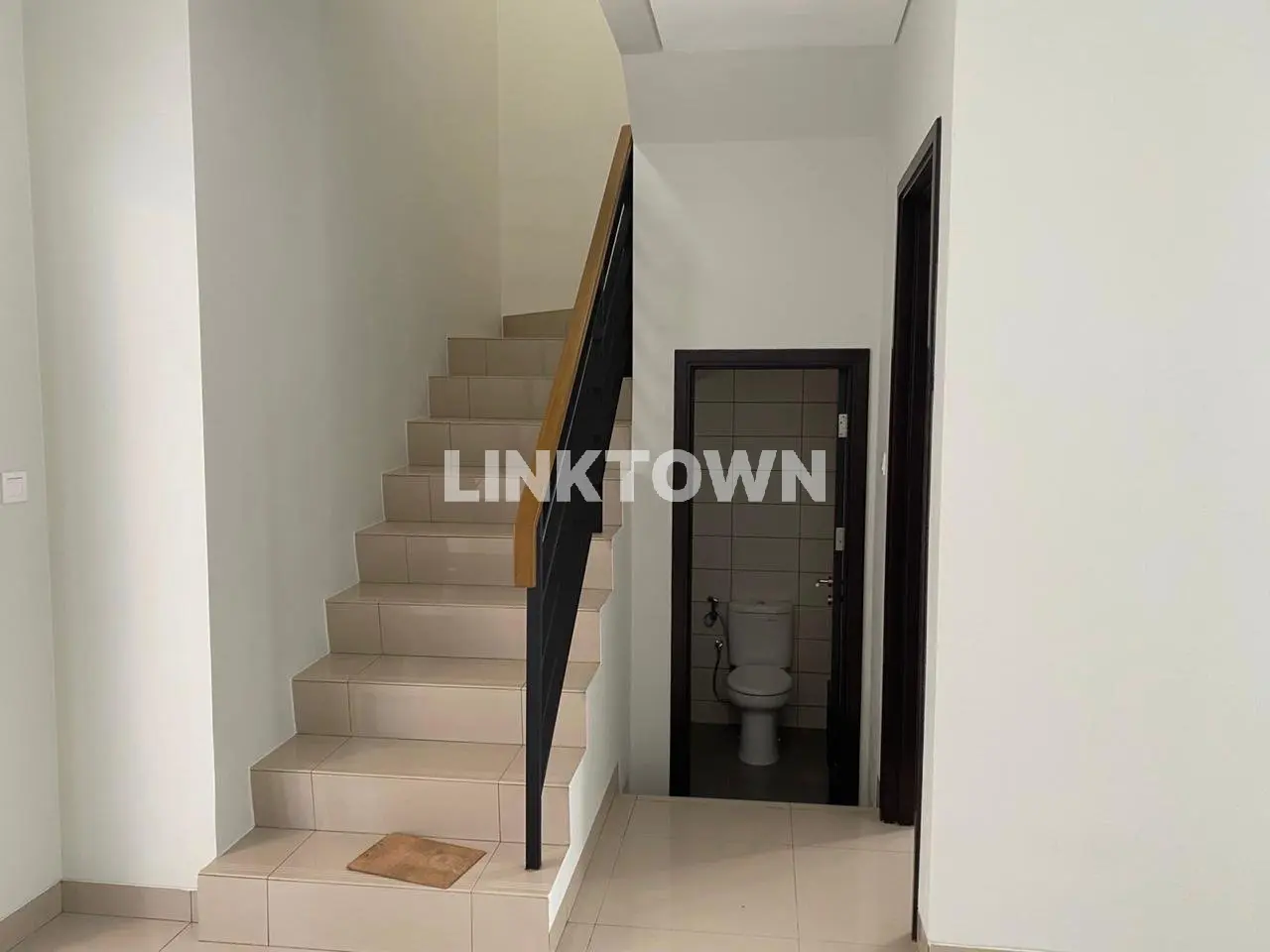 Jual Cepat Rumah Siap Huni Luas 91m² di Viola Summarecon Crown Gading