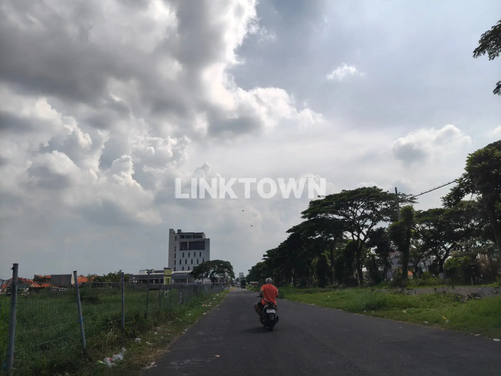 Dijual Lahan Luas Lokasi Strategis di Raya Merr