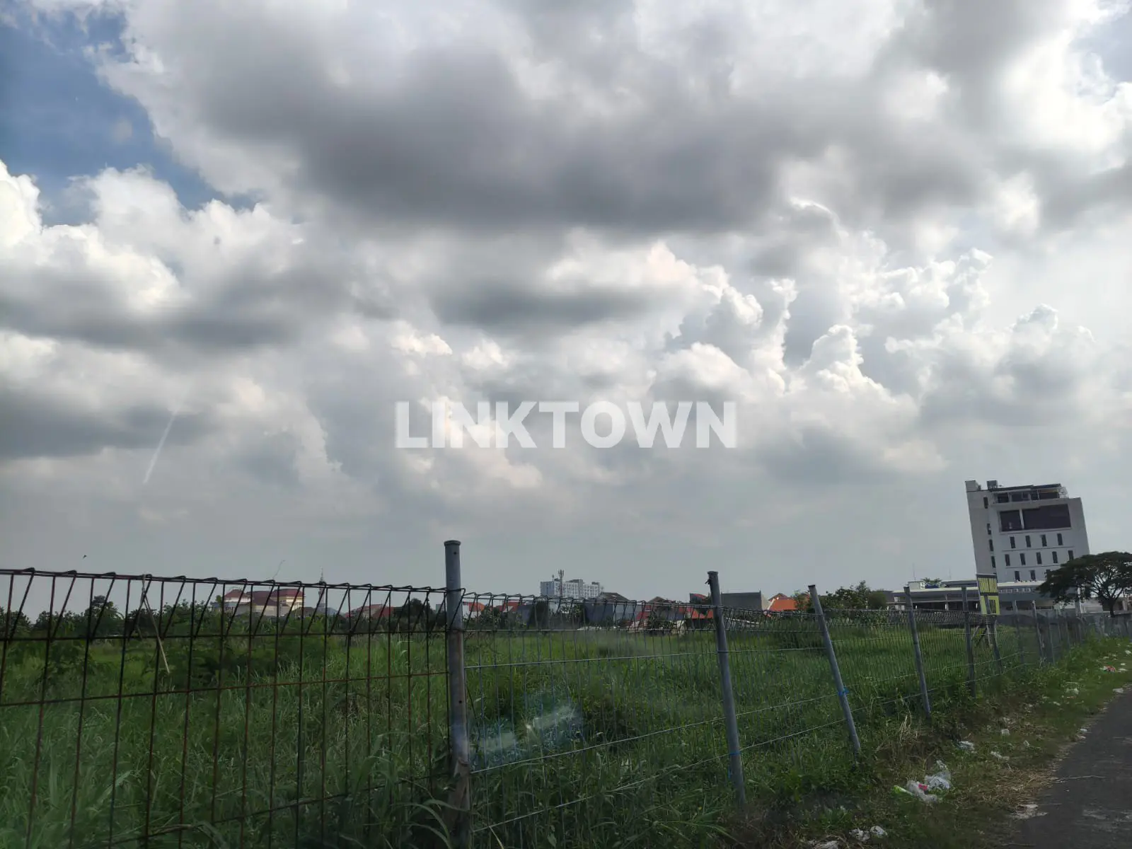 Dijual Lahan Luas Lokasi Strategis di Raya Merr
