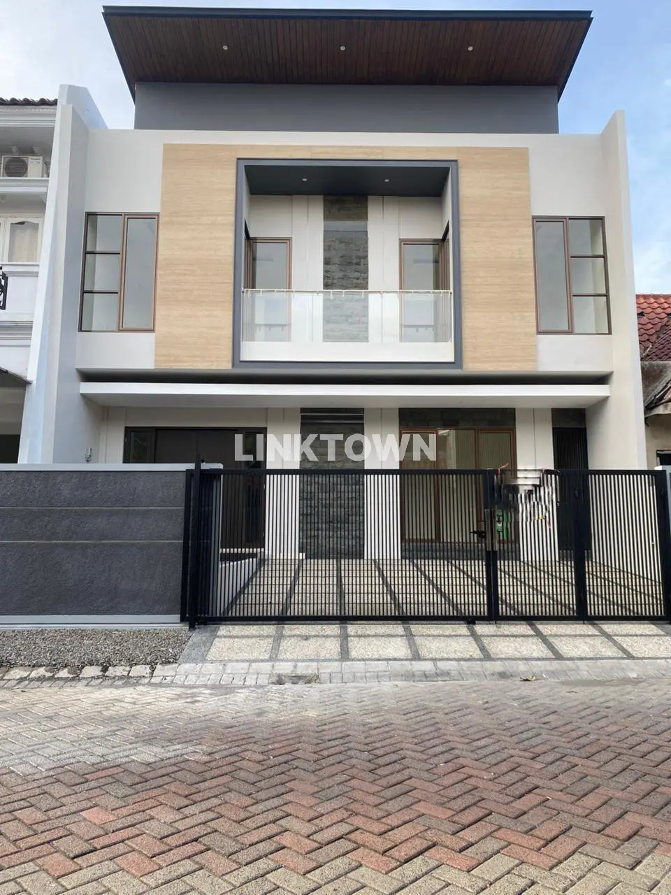 Hunian Termurah dan Masih bisa Nego di Citraland Utama Surabaya