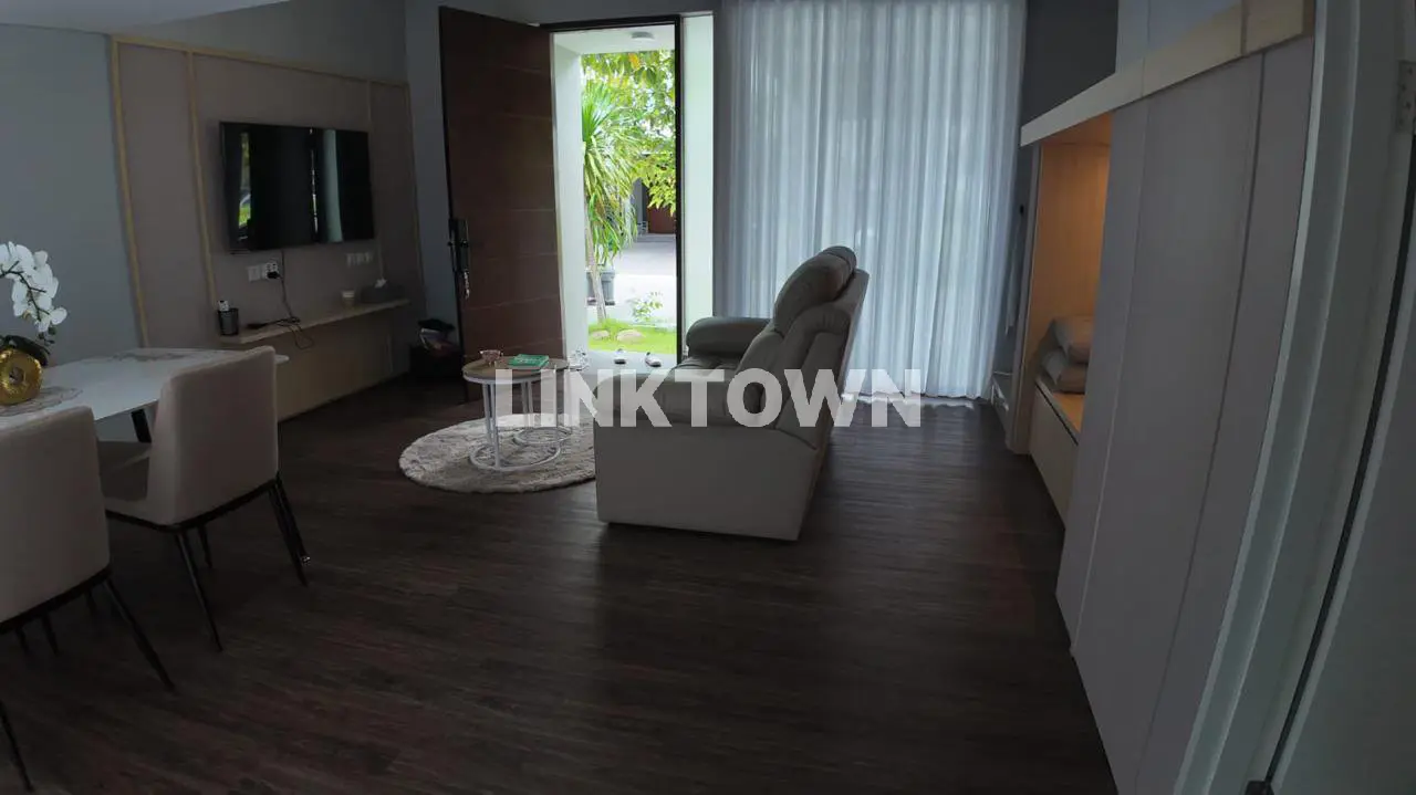 Rumah Full Furnished 2 Lantai Split Level di Northwest Central Surabaya Akses Dekat ke Rs Bhakti Dharma Husada