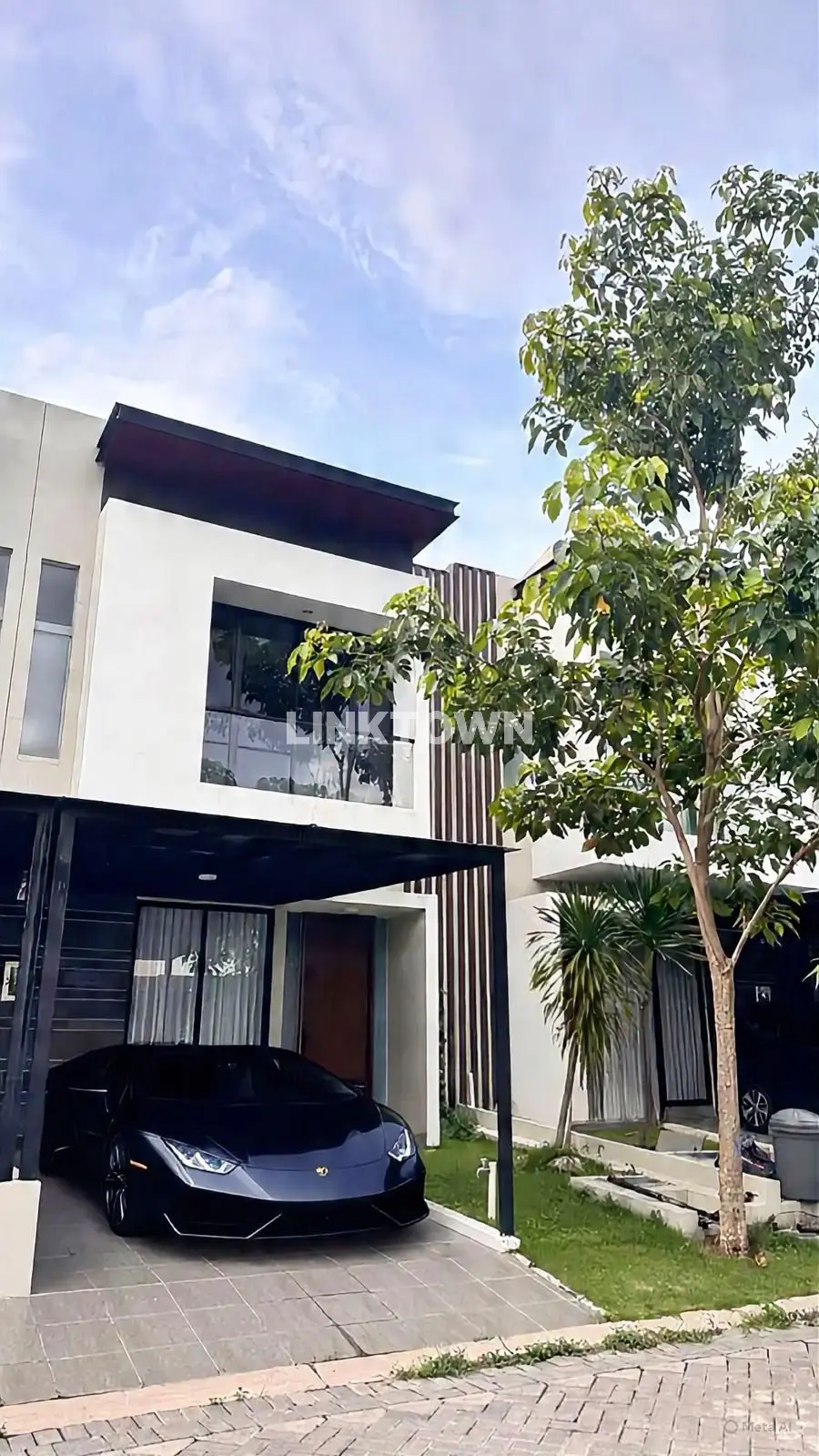Rumah Full Furnished 2 Lantai Split Level di Northwest Central Surabaya Akses Dekat ke Rs Bhakti Dharma Husada