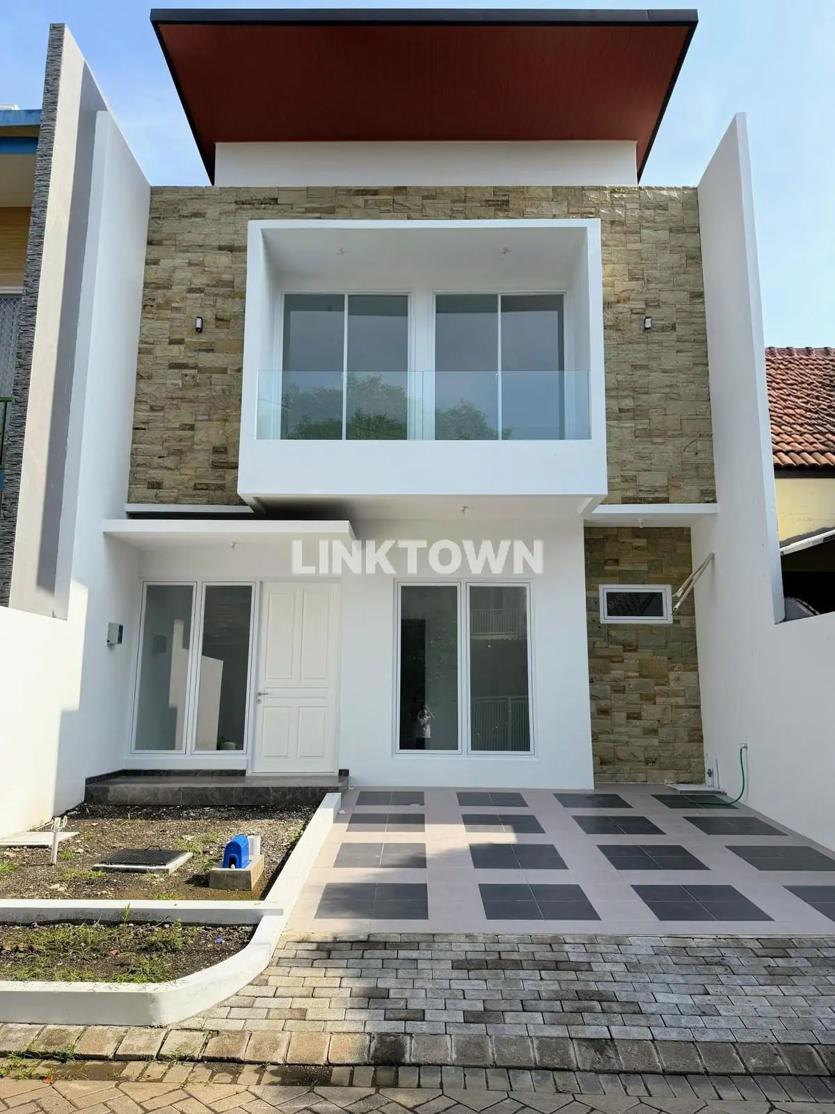 Harga Dibawah Pasaran Rumah 2 Lantai di Bukit Palma Surabaya