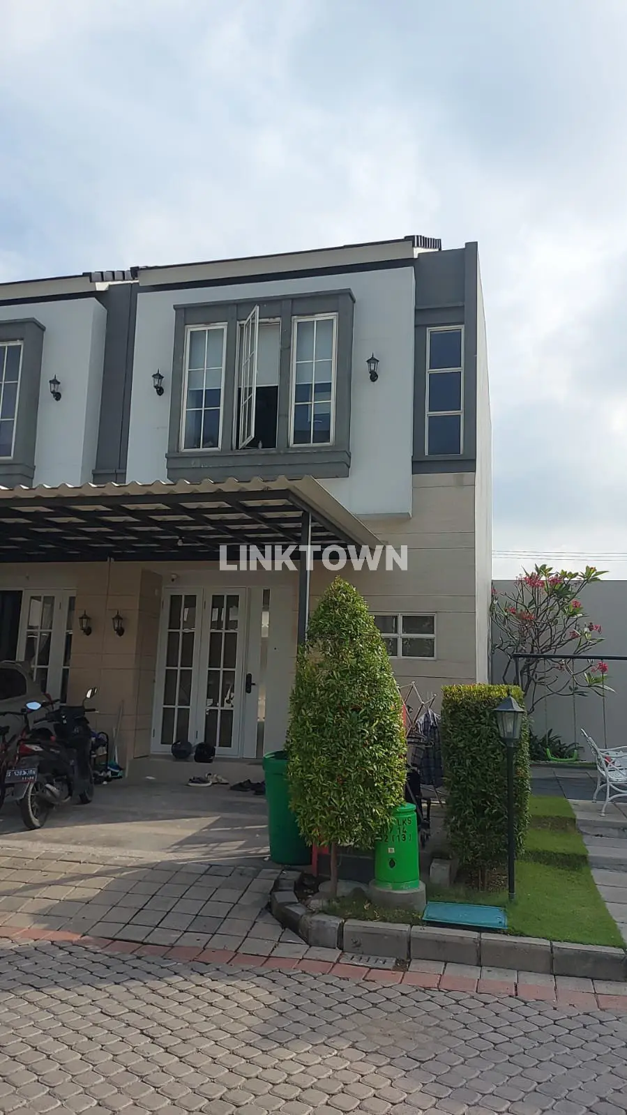 Disewakan Tahunan Murah Rumah 2 Lantai di Surabaya Barat Wisata Bukit Mas