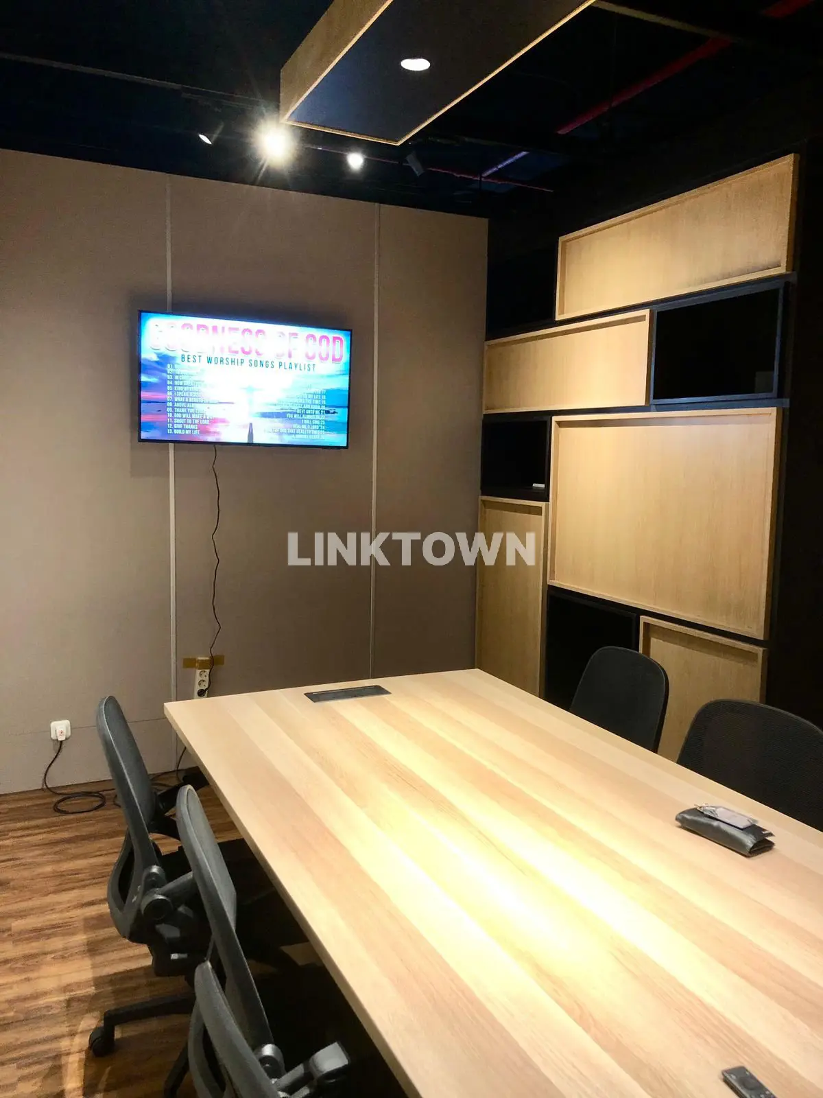 Dijual Kantor di Office Tower Ciputra World dengan City View
