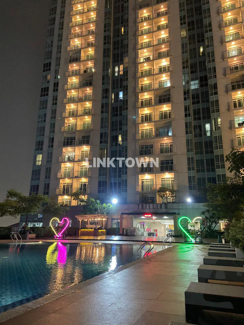 Full Furnished Apartemen Trillium 2 Br di Pusat Kota Surabaya