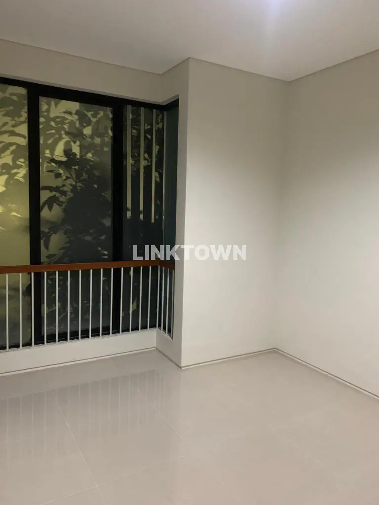 Pasti Murah Rumah 2 Lantai di Northwest Lake Surabaya Barat