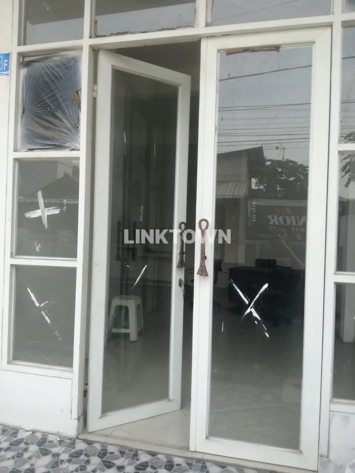 Nego Sampai Deal Lokasi Strategis Rumah 3 Lantai di Gersikan Surabaya