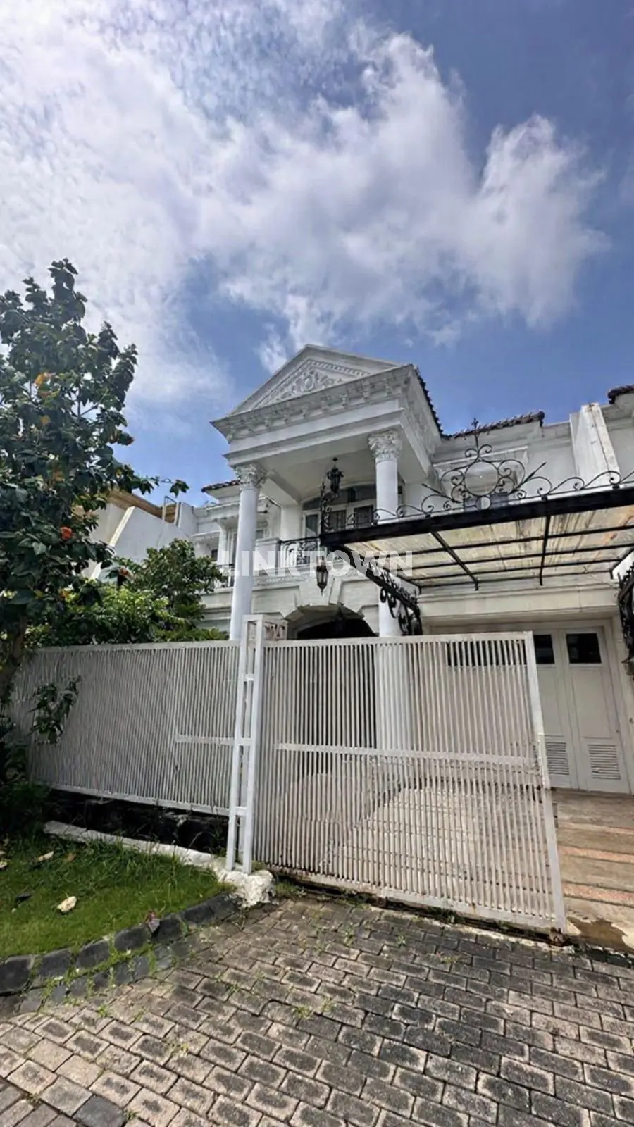 Rumah Mewah 2 Lantai Furnish di Wisata Bukit Mas 1 Surabaya Barat