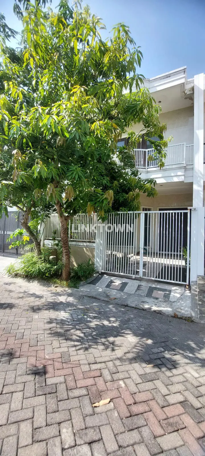 Under Market Rumah Cantik 2 Lantai di Vila Valensia Surabaya Barat