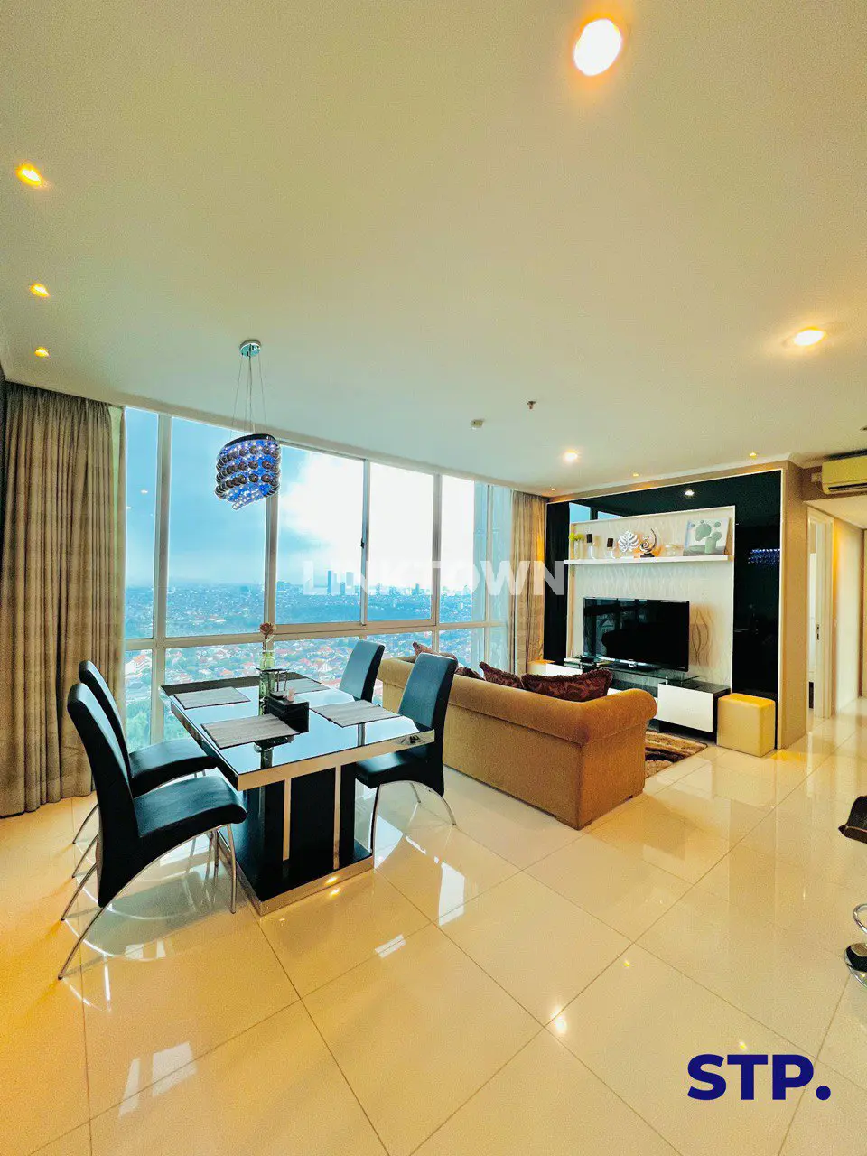 Full Furnish Apartemen Type 3 Br City View di Ciputra World Surabaya