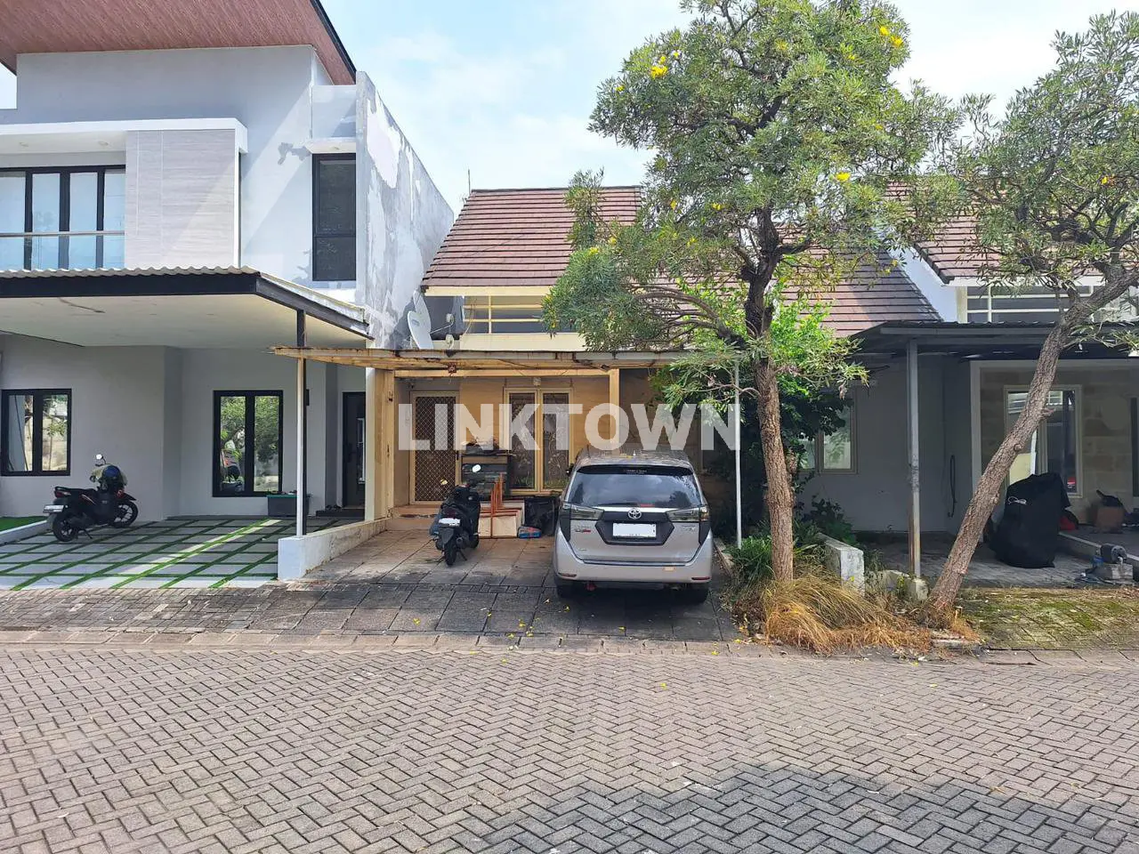 Rumah 1,5 Lantai Siap Huni Nego di Palma Classica Citraland Utara Surabaya Barat