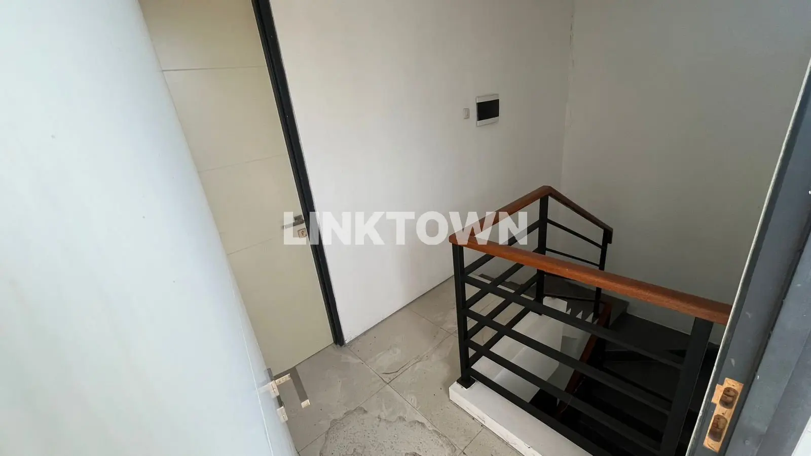 Rumah Baru 2 Lantai di Pondok Candra Dekat Akses ke Uin 2 Surabaya
