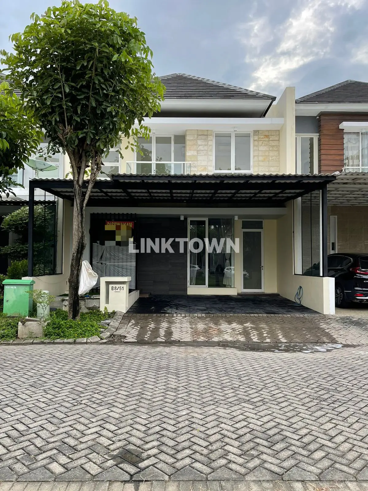 Disewakan Nego Rumah 2 Lantai Siap Huni di Royal Residence