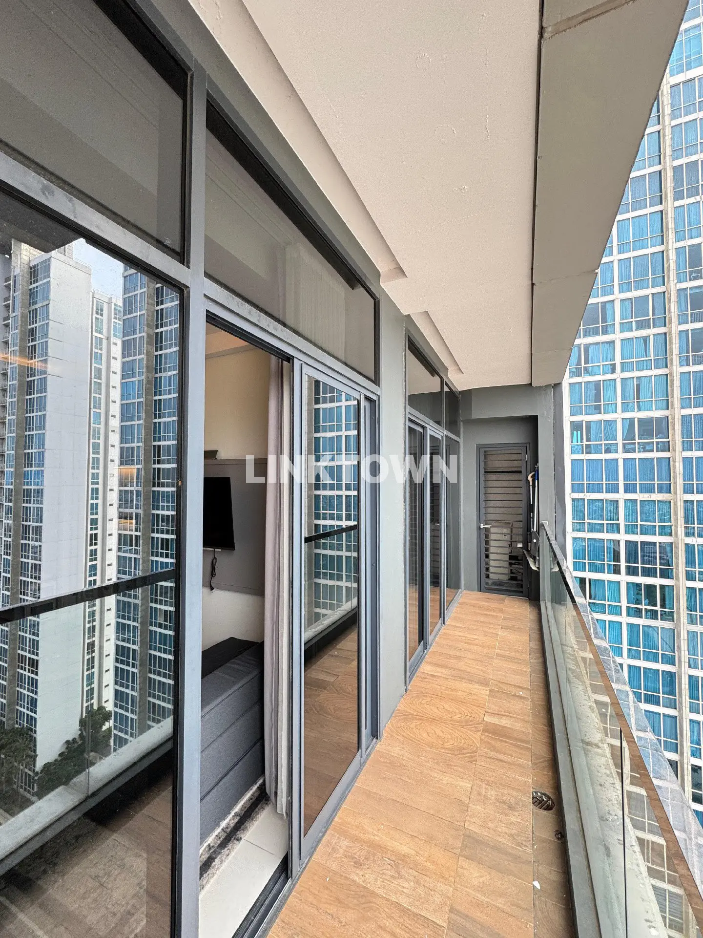Apartemen 1 Br Full Furnish di Ciputra World Surabaya Barat