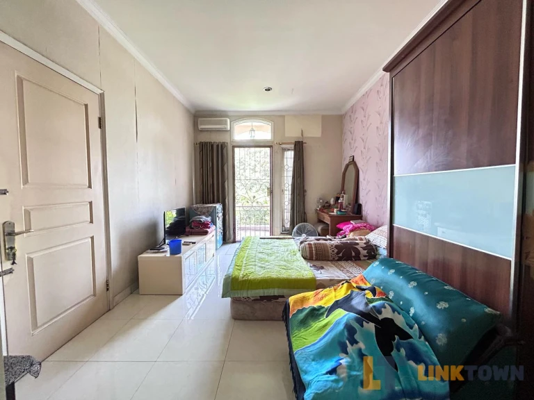 Linktown Raffles Hills Cibubur