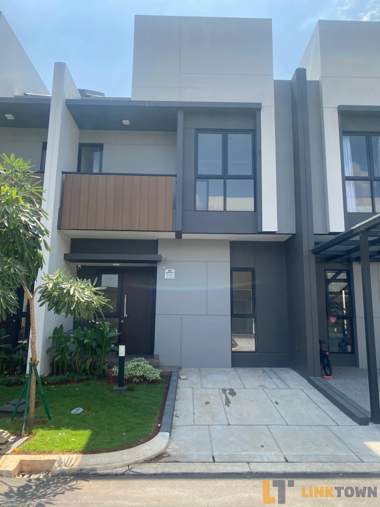 Dijual rumah bagus kondisi masih baru di summarecon crown gading