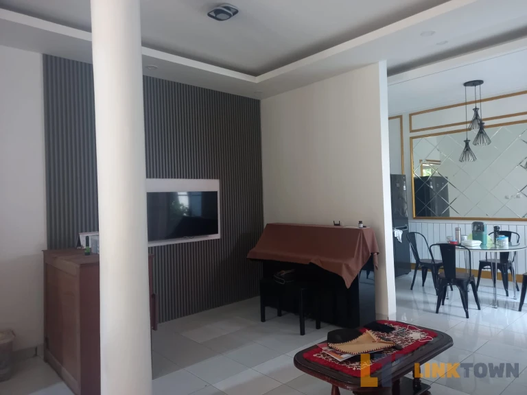 Linktown Pesona Vienna Kota Wisata