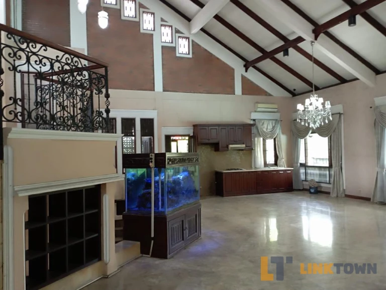 Linktown Srengseng Jakarta Selatan