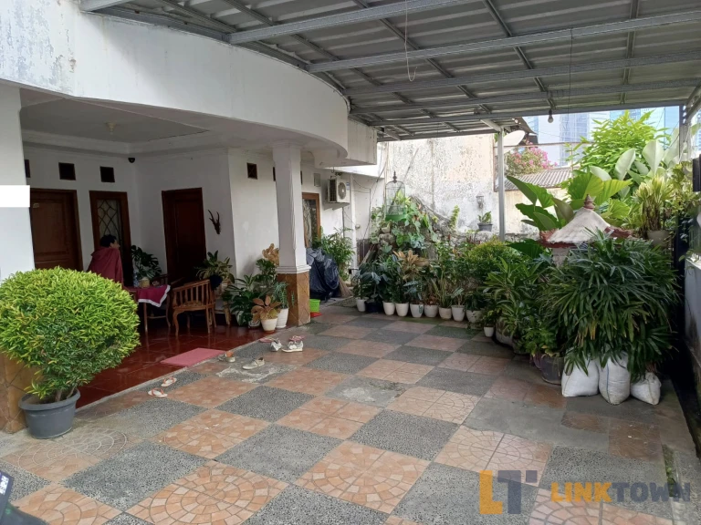 Linktown Kebayoran Baru