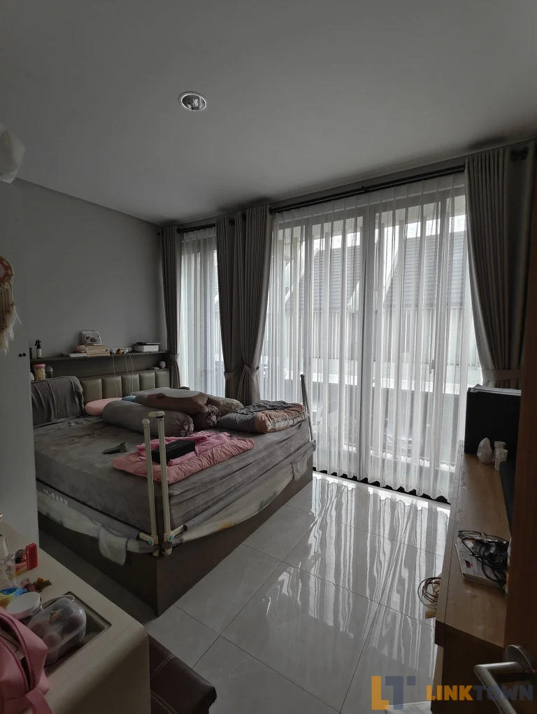 Linktown Grand Wisata Bekasi