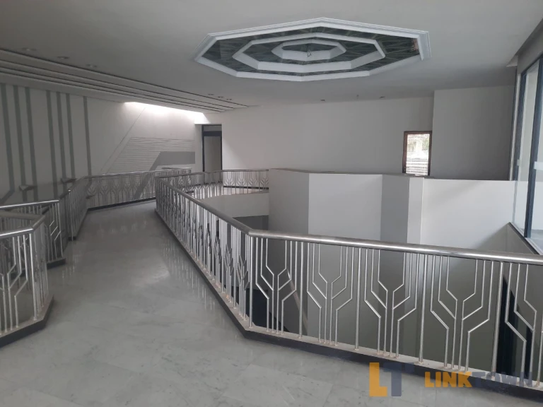 Rumah Strategis Pusat Kota Jalan Bengawan, Darmo, Surabaya 