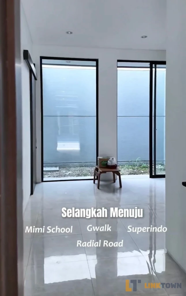 Disewakan Rumah 2 Lantai Strategis di Citraland Surabaya