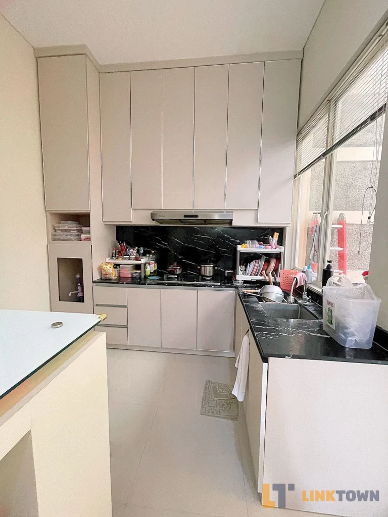 Jual Cepat Rumah 2 Lantai Semi Furnish di Mulyorejo Surabaya