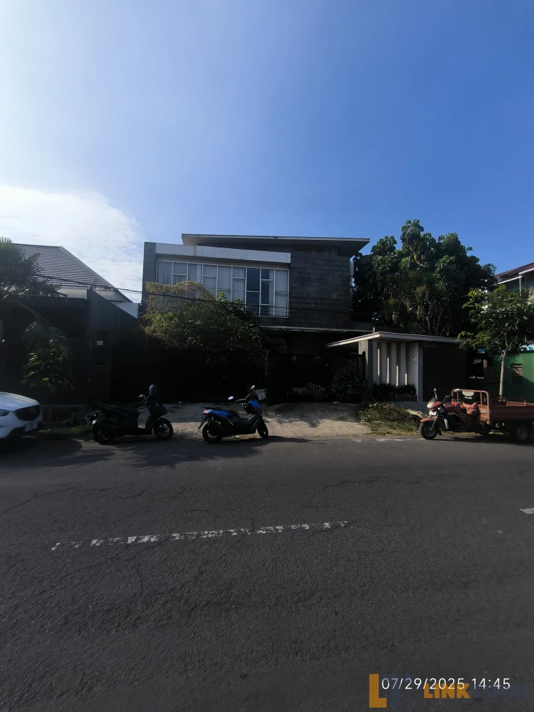 Gedung Perkantoran Jalan Gayungsari 1 Surabaya 
